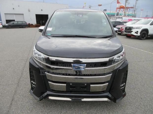 Toyota Noah 2021 Black