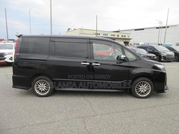 Toyota Noah 2021 Black
