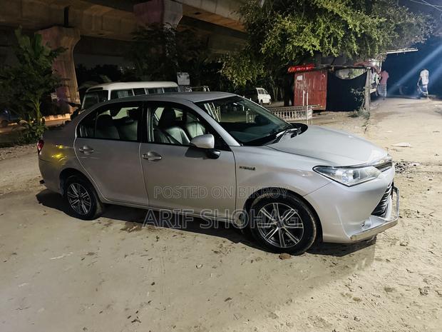 Toyota Axio 2017 Silver
