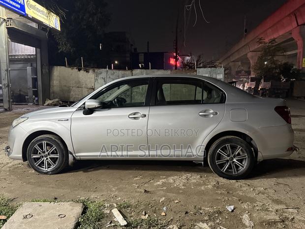 Toyota Axio 2017 Silver
