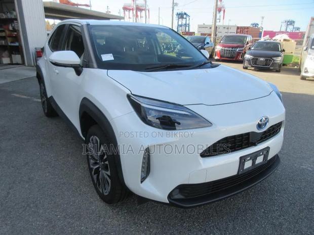 Toyota Yaris 2021 Pearl