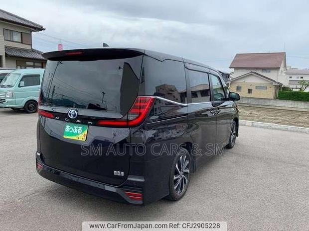 Toyota Noah 2022 Black