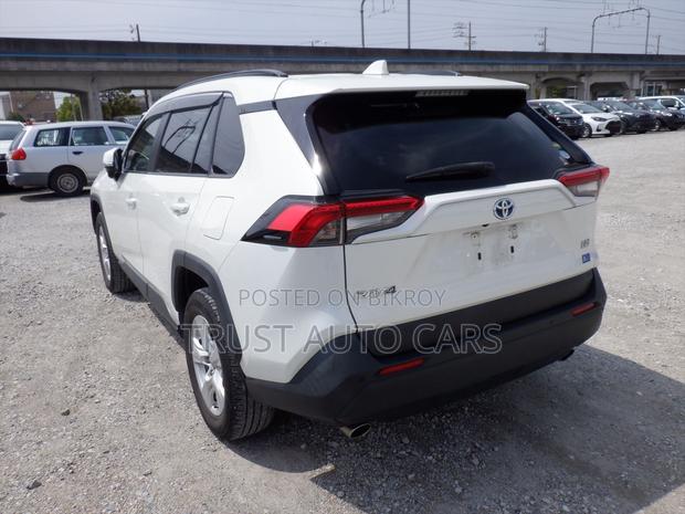 Toyota RAV4 2021 Pearl