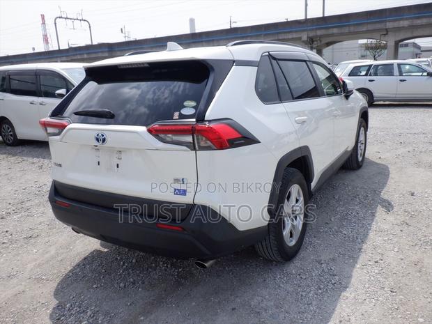 Toyota RAV4 2021 Pearl