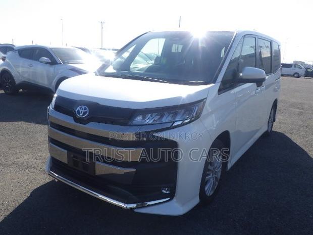 Toyota Noah 2023 Pearl