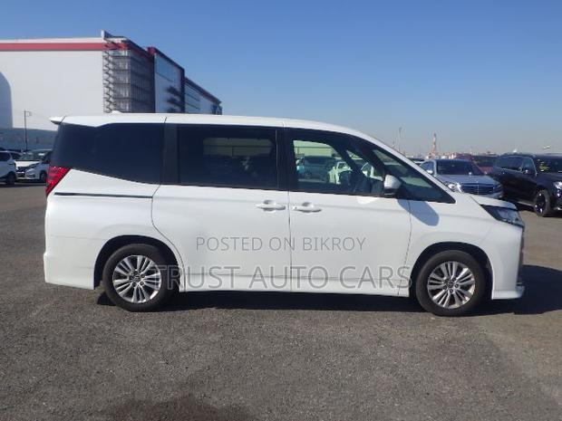 Toyota Noah 2023 Pearl
