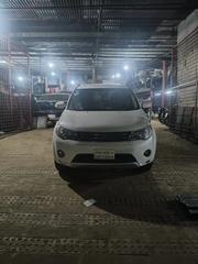 Mitsubishi Outlander 2011 White for sale