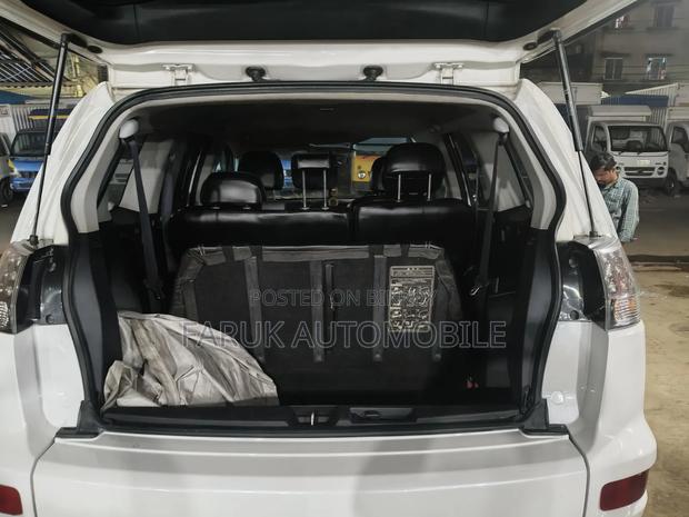 Mitsubishi Outlander 2011 White
