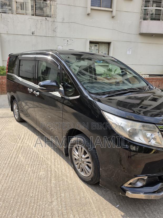 Toyota Esquire 2014 Black