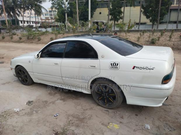 Toyota Crown 1993 White