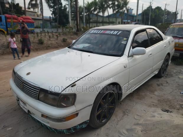 Toyota Crown 1993 White