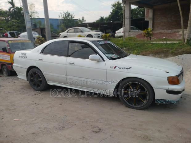 Toyota Crown 1993 White