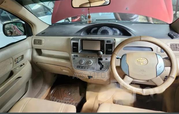 Toyota Raum 2006 Red