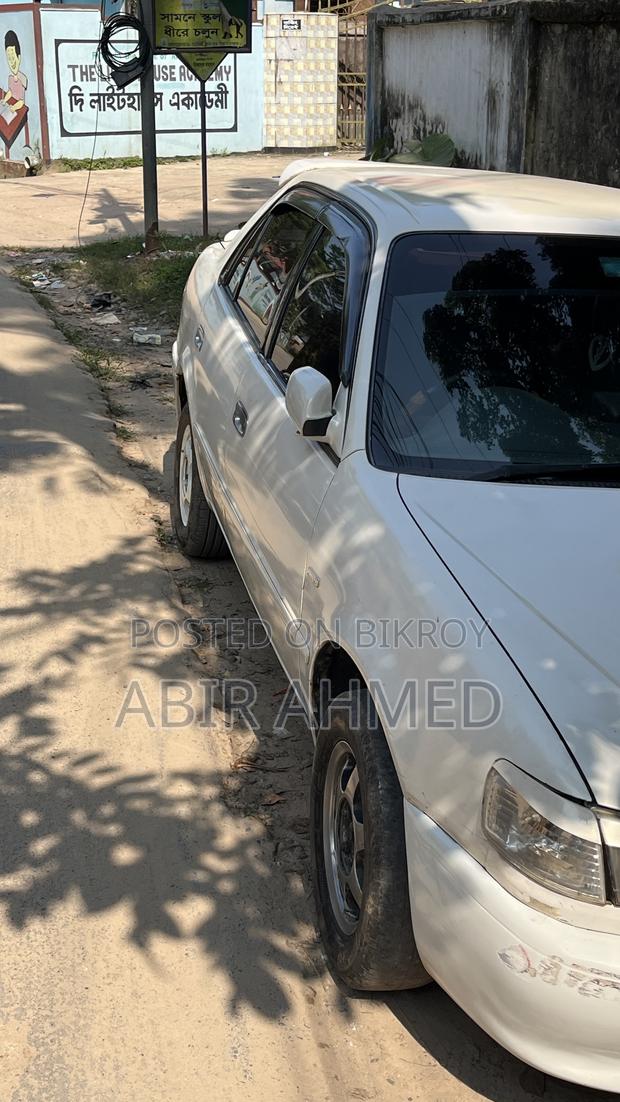 Toyota Corolla 1.9 D Sedan 2000 White