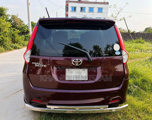 Toyota Passo Sette 2009 Maroon