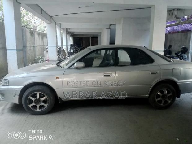 Toyota Vista 1995 Silver