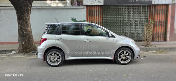 Toyota IST 2004 Silver