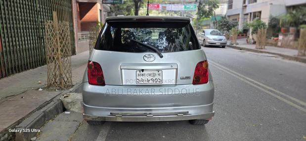 Toyota IST 2004 Silver