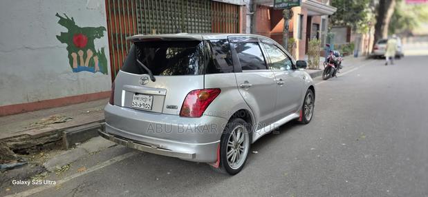 Toyota IST 2004 Silver