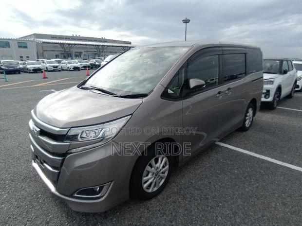 Toyota Noah 1.8 FWD Hybrid (7 seater) 2021 Brown