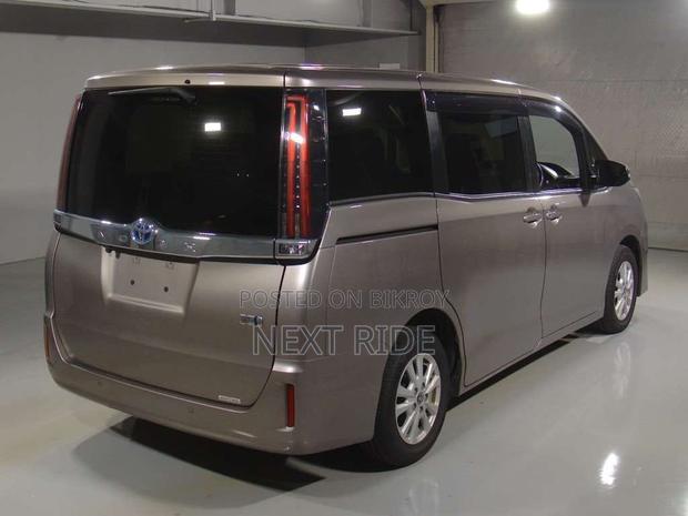 Toyota Noah 1.8 FWD Hybrid (7 seater) 2021 Brown