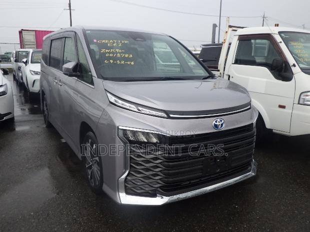 Toyota Voxy Hybrid S-Z 2WD 7-Seater 2022 Gray