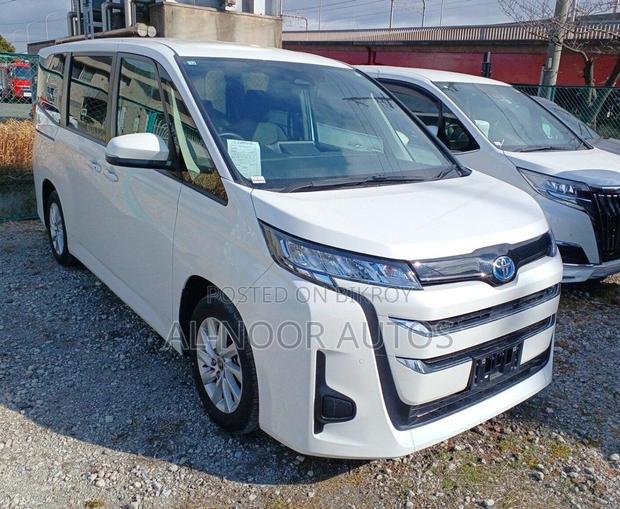 Toyota Noah 2022 Pearl