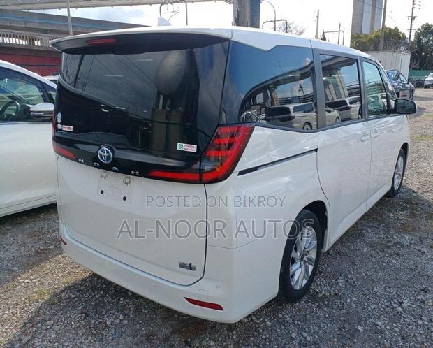 Toyota Noah 2022 Pearl