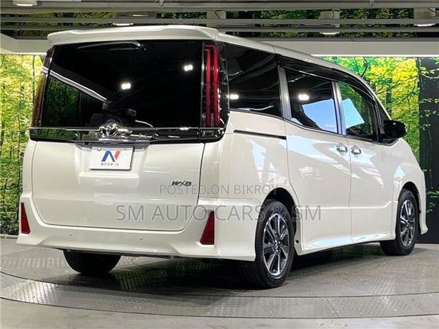 Toyota Noah 2021 Pearl