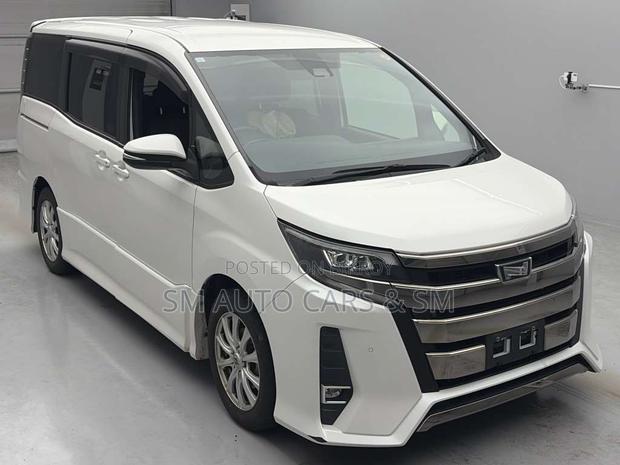 Toyota Noah 2021 Pearl