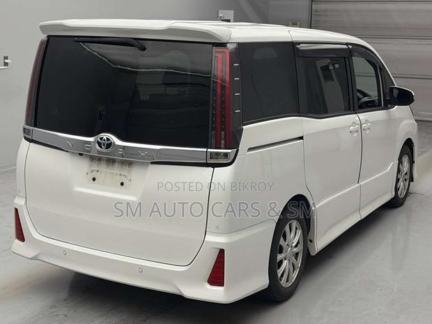 Toyota Noah 2021 Pearl