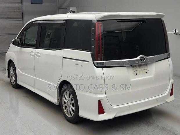 Toyota Noah 2021 Pearl