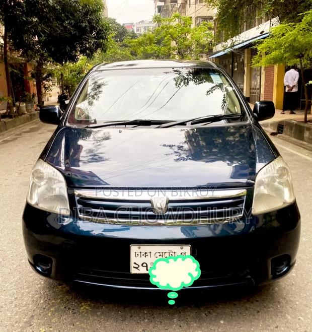 Toyota Raum 2004 Blue
