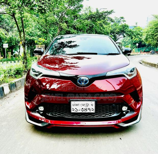 Toyota C-HR 2018 Maroon
