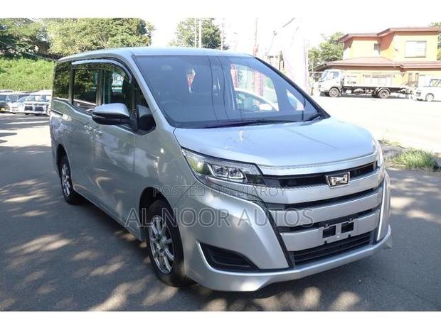 Toyota Noah 2.0 FWD (8 Seater) 2021 Silver