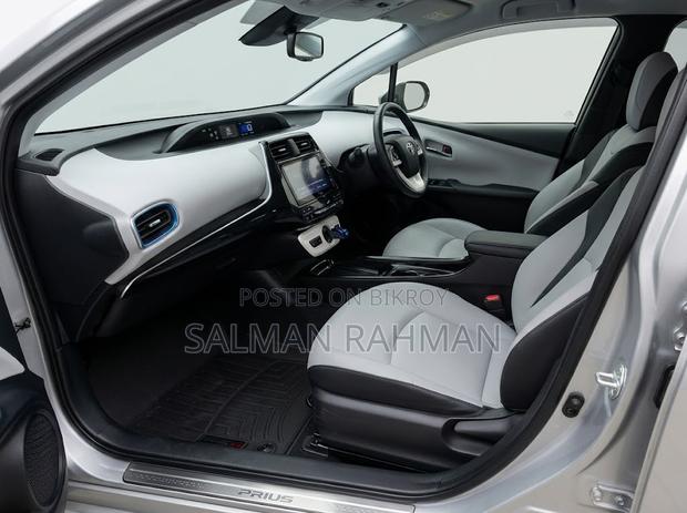 Toyota Prius 2018 Silver