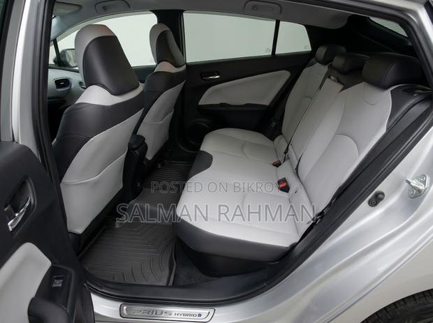 Toyota Prius 2018 Silver