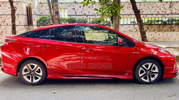 Toyota Prius 4dr Hatchback (1.8L 4cyl gas/electric hybrid CVT) 2016 Red