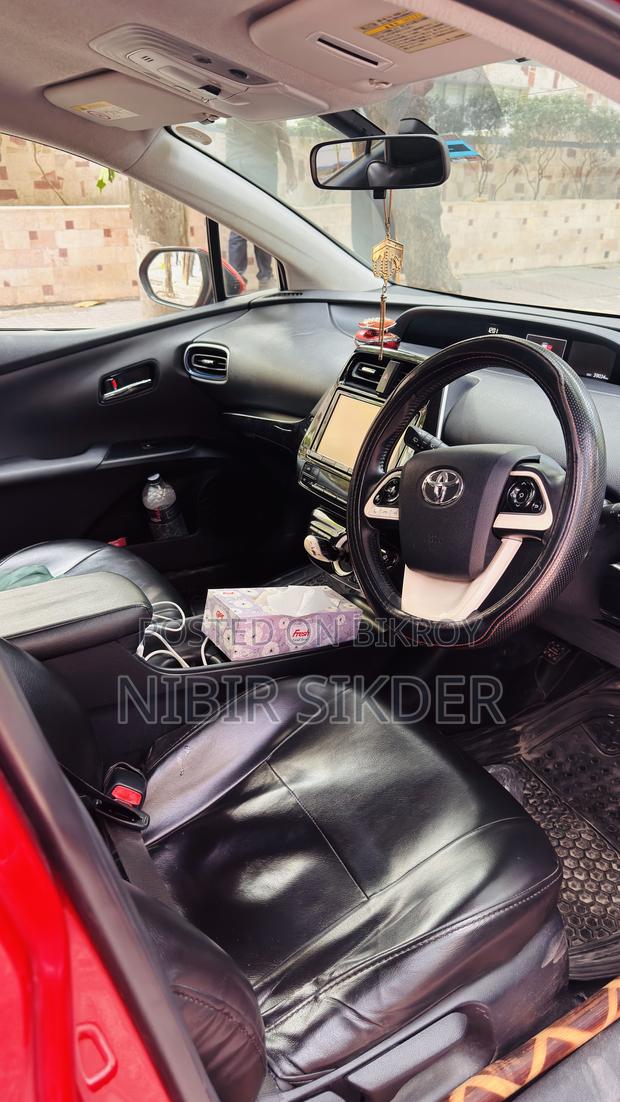 Toyota Prius 4dr Hatchback (1.8L 4cyl gas/electric hybrid CVT) 2016 Red