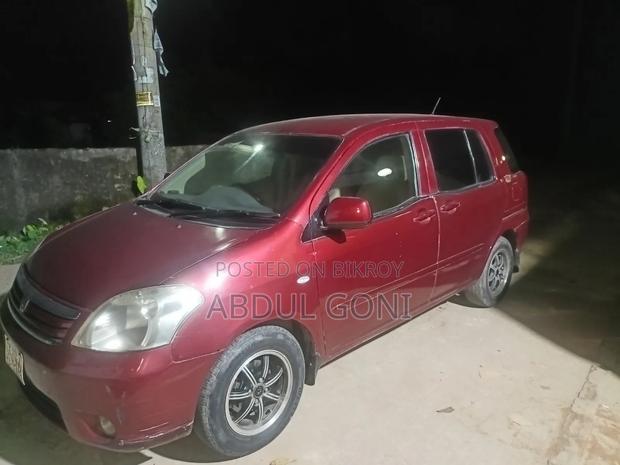 Toyota Raum 2006 Red
