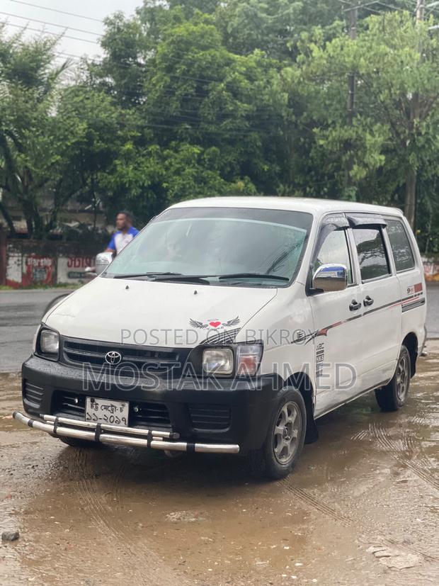 Toyota Noah 2.0 FWD (8 Seater) 2001 White
