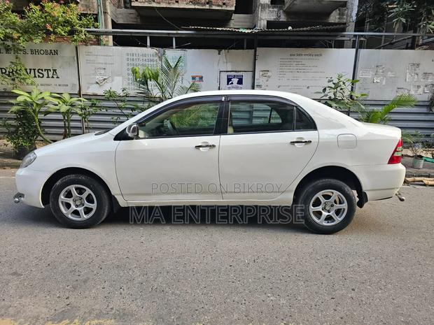 Toyota Corolla 2002 White