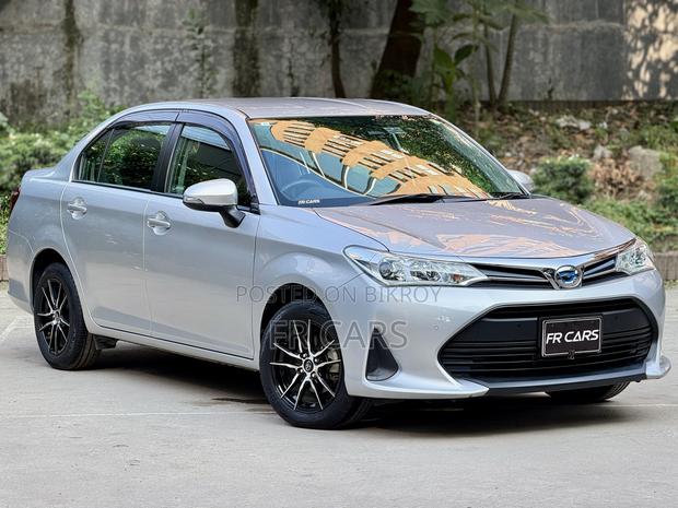 Toyota Axio 1.5 Hybrid 2WD 2020 Silver