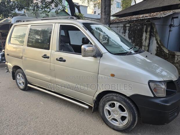 Toyota Noah 2002 Silver