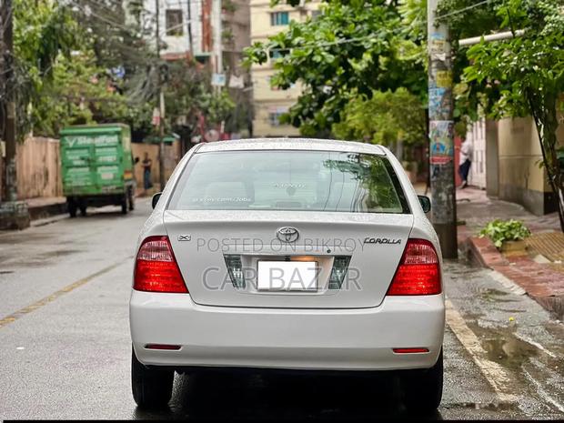 Toyota Corolla Sedan 2005 White