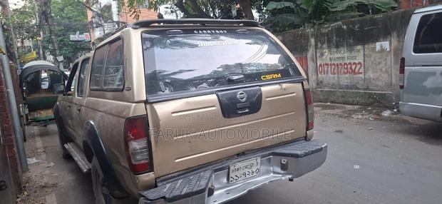 Nissan Navara 2.5 dCi 4x4 2007 Gold
