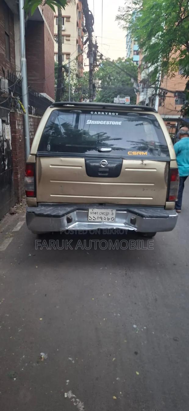 Nissan Navara 2.5 dCi 4x4 2007 Gold