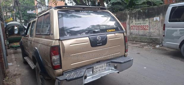 Nissan Navara 2.5 dCi 4x4 2007 Gold