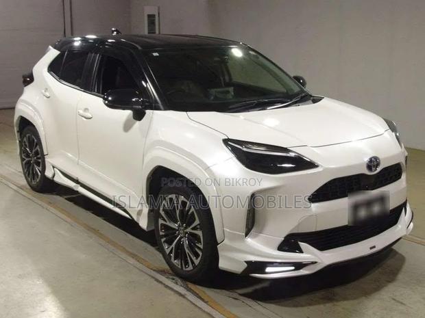 Toyota Yaris 2021 Pearl
