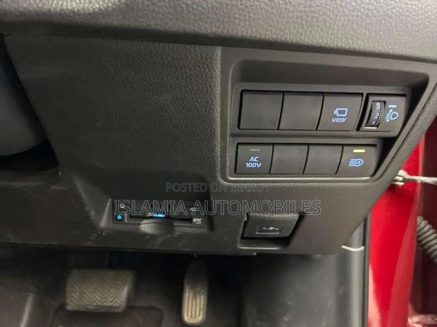 Toyota Yaris Cross 2021 Red